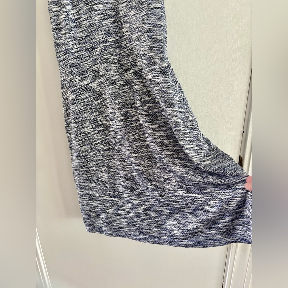 MPG Medium Travel Dress or Racer Dress. Halter dress. Black and blue design - Picture 4 of 11